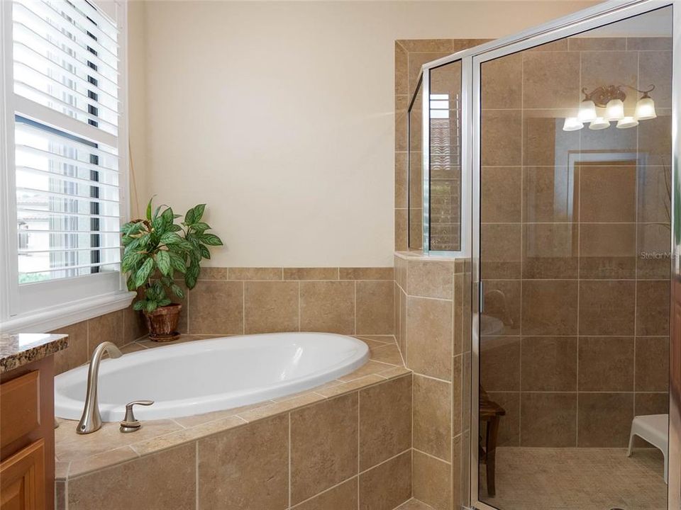 На продажу: $649,900 (4 спален, 2 ванн, 2243 Квадратных фут)