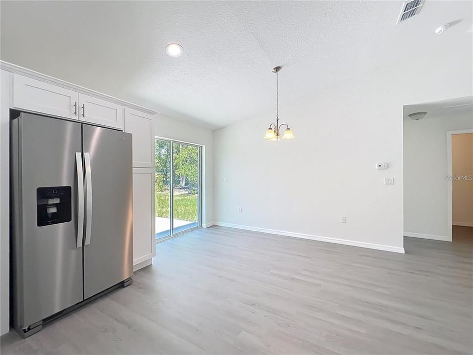 For Sale: $244,900 (3 beds, 2 baths, 1304 Square Feet)