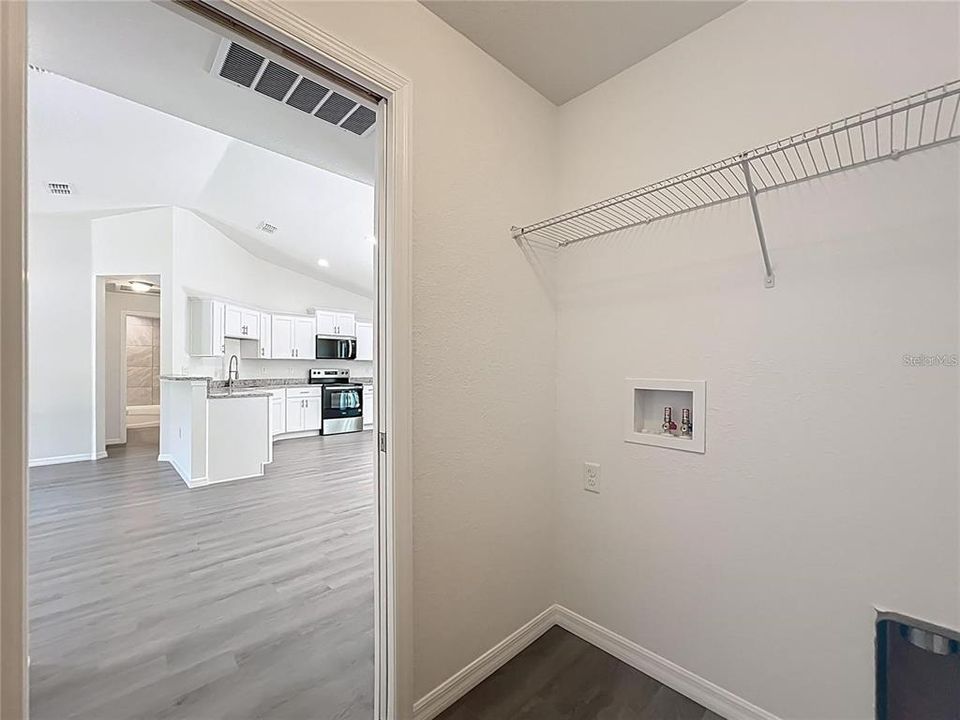 For Sale: $244,900 (3 beds, 2 baths, 1304 Square Feet)