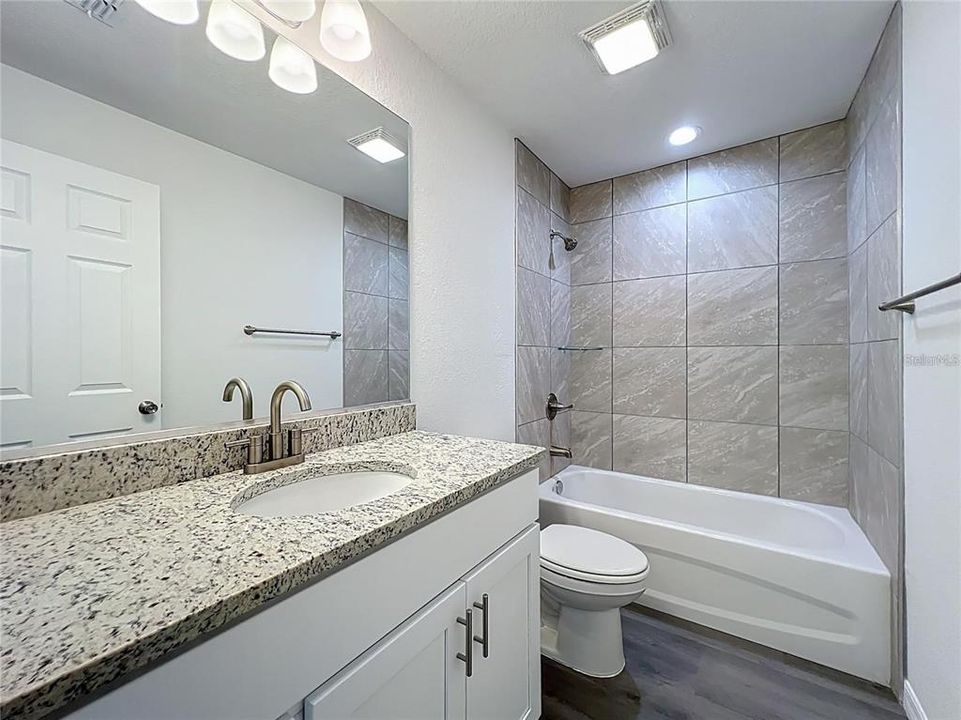 For Sale: $244,900 (3 beds, 2 baths, 1304 Square Feet)