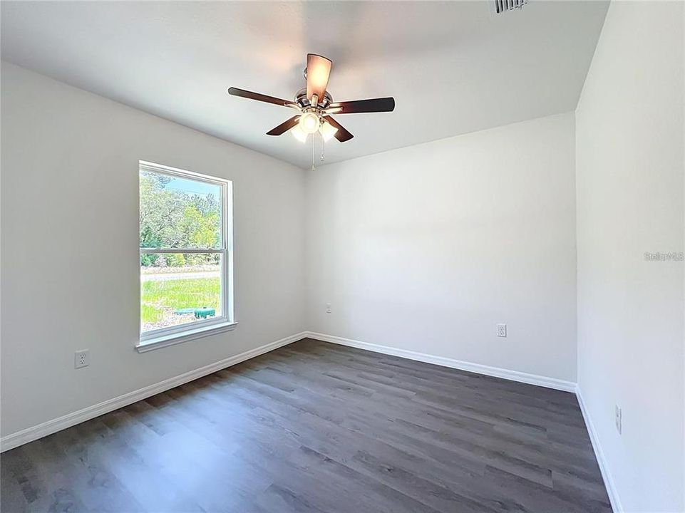 For Sale: $244,900 (3 beds, 2 baths, 1304 Square Feet)