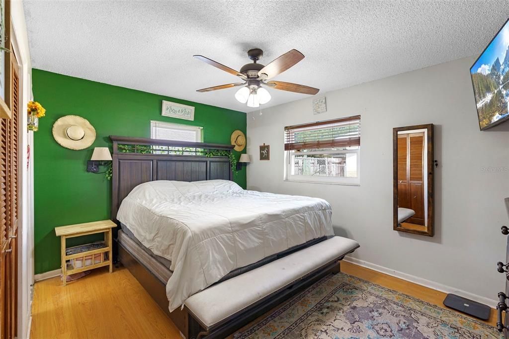 合同活跃: $258,500 (3 贝兹, 2 浴室, 1680 平方英尺)