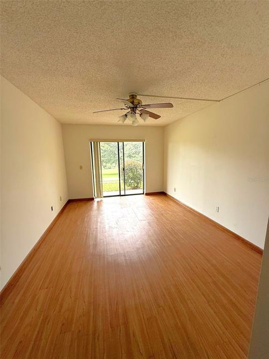 En Venta: $139,900 (2 camas, 2 baños, 1036 Pies cuadrados)