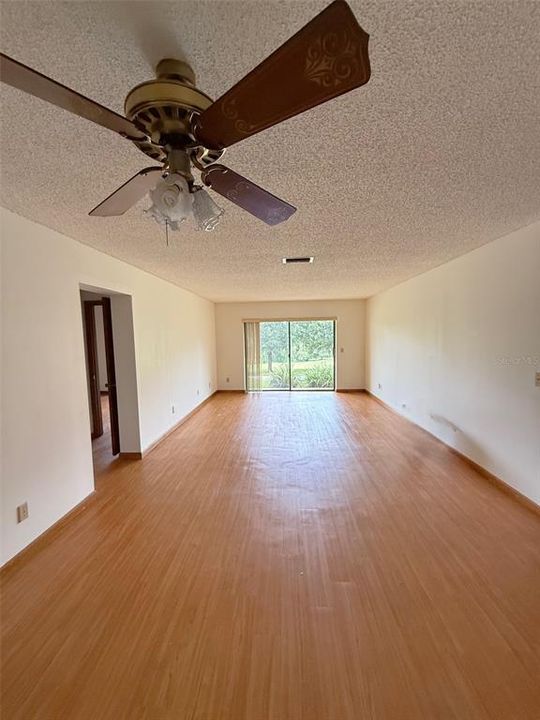 En Venta: $139,900 (2 camas, 2 baños, 1036 Pies cuadrados)