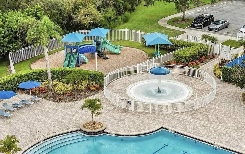 合同活跃: $458,500 (4 贝兹, 2 浴室, 1837 平方英尺)