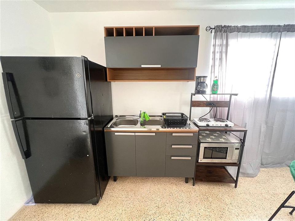 出租: $1,250 (0 贝兹, 1 浴室, 0 平方英尺)