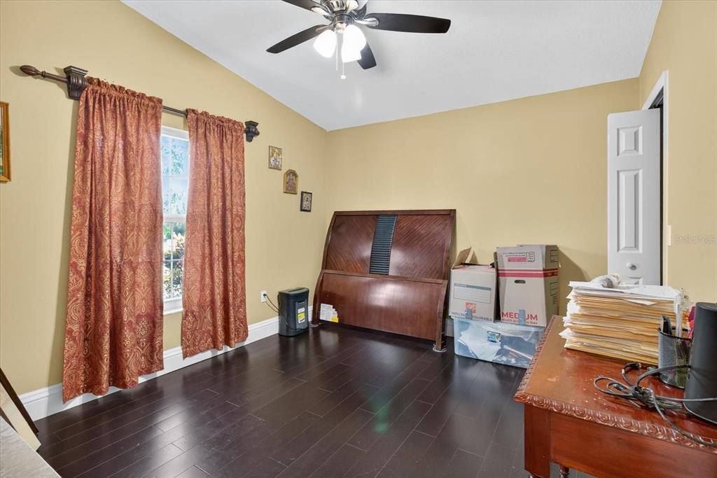 合同活跃: $649,000 (4 贝兹, 3 浴室, 3538 平方英尺)