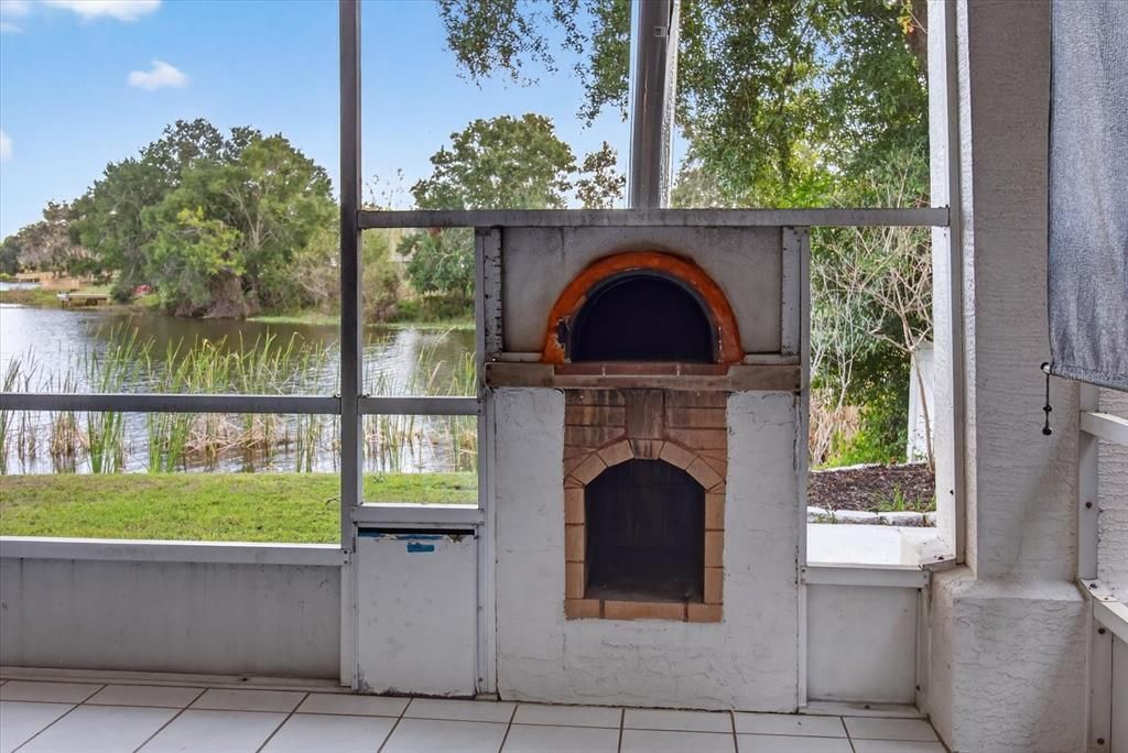 合同活跃: $649,000 (4 贝兹, 3 浴室, 3538 平方英尺)