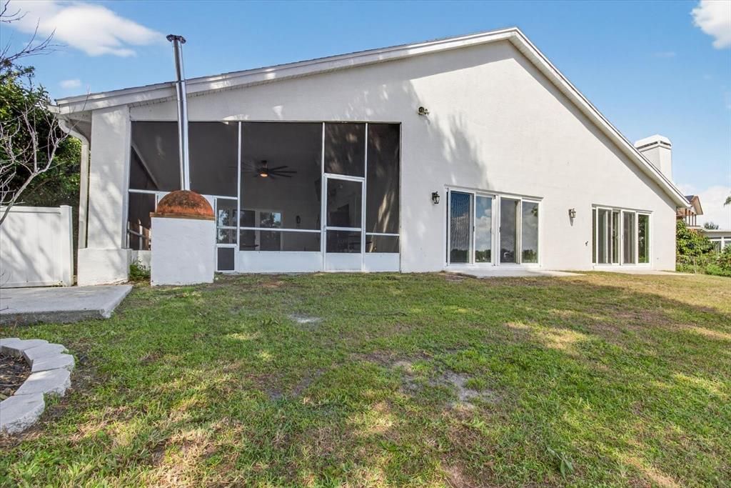 合同活跃: $649,000 (4 贝兹, 3 浴室, 3538 平方英尺)