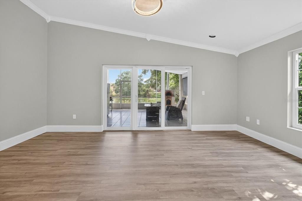 合同活跃: $649,000 (4 贝兹, 3 浴室, 3538 平方英尺)