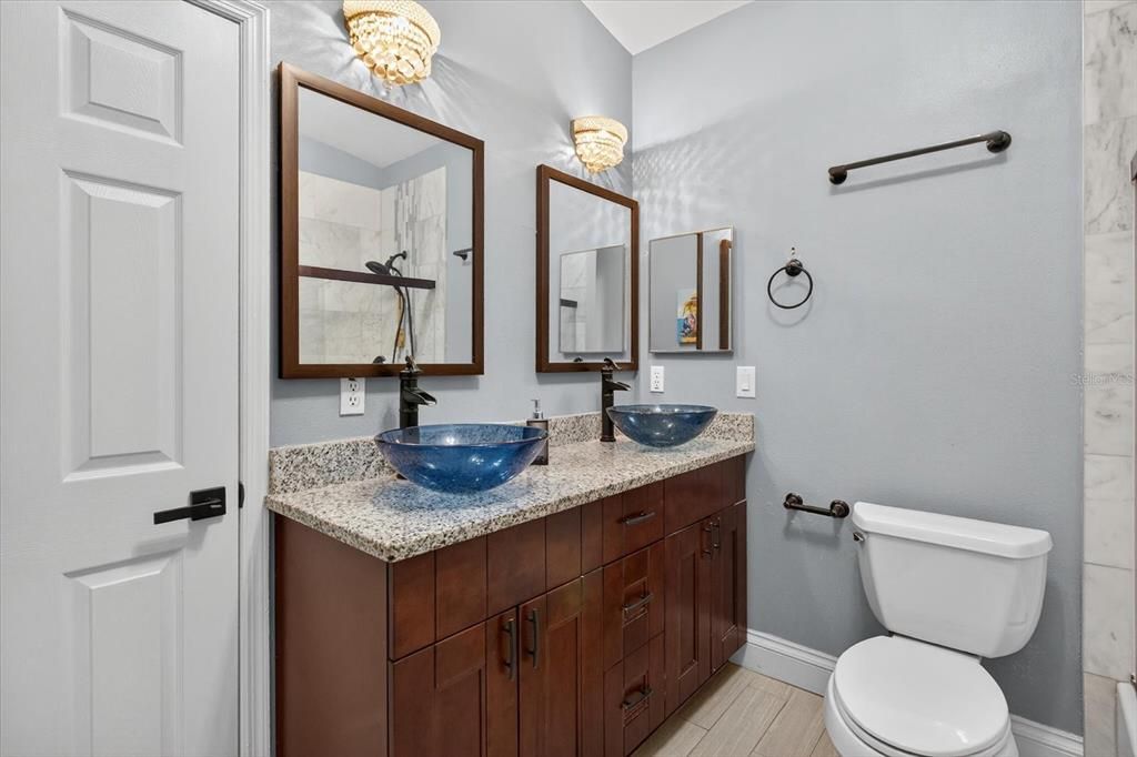 合同活跃: $649,000 (4 贝兹, 3 浴室, 3538 平方英尺)