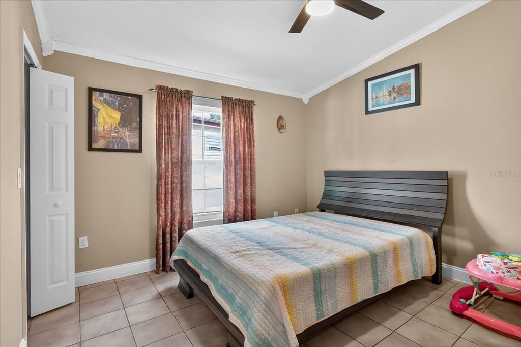 合同活跃: $649,000 (4 贝兹, 3 浴室, 3538 平方英尺)