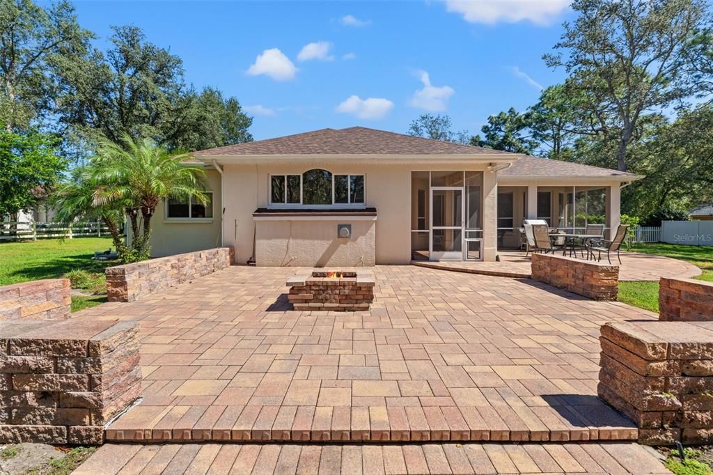 En Venta: $599,000 (3 camas, 2 baños, 2151 Pies cuadrados)