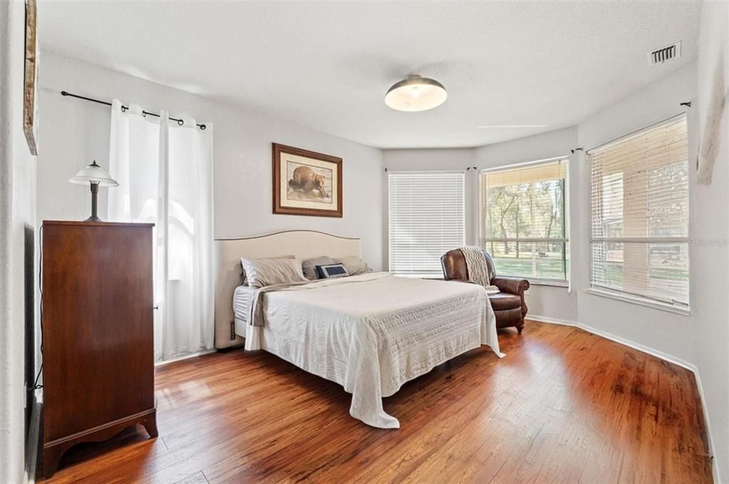 En Venta: $599,000 (3 camas, 2 baños, 2151 Pies cuadrados)