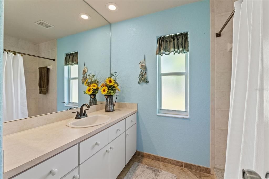 En Venta: $599,000 (3 camas, 2 baños, 2151 Pies cuadrados)