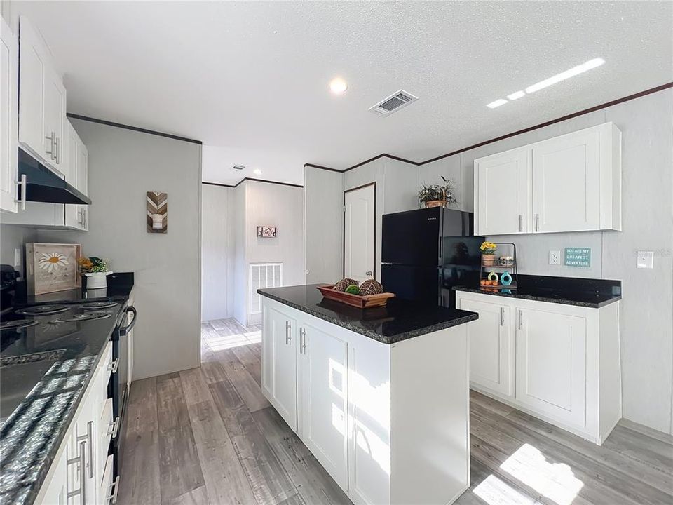 待售: $267,000 (4 贝兹, 2 浴室, 1768 平方英尺)