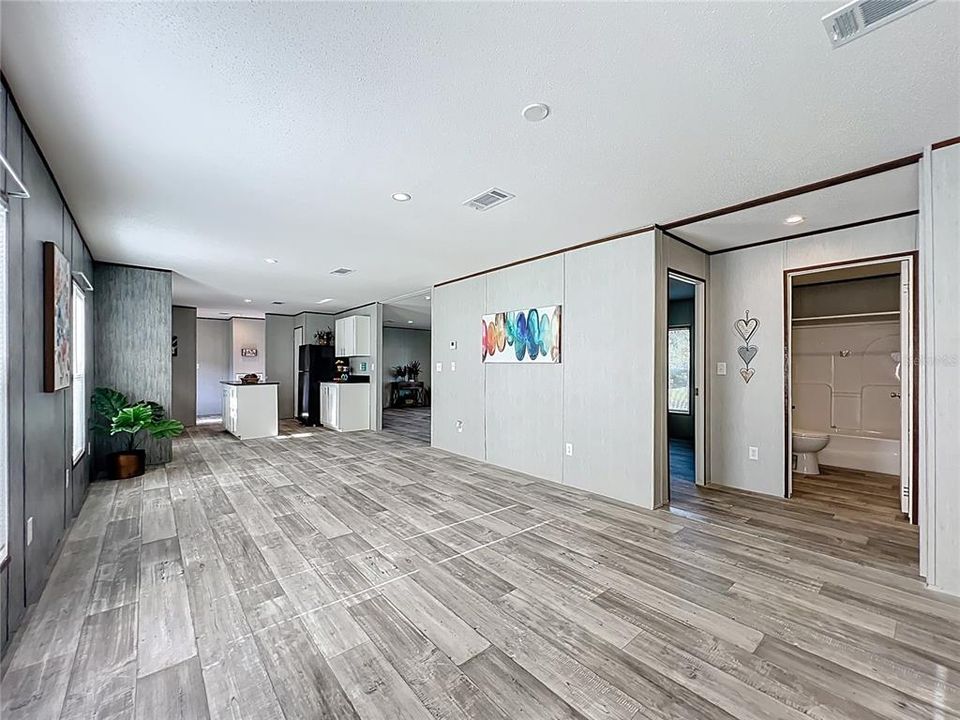 待售: $267,000 (4 贝兹, 2 浴室, 1768 平方英尺)