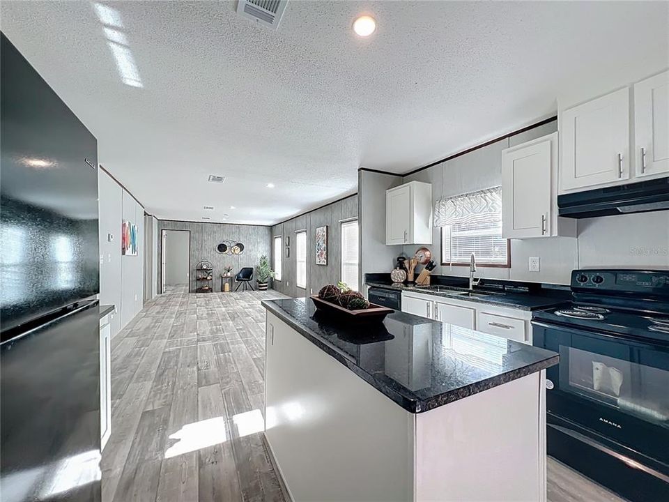 待售: $267,000 (4 贝兹, 2 浴室, 1768 平方英尺)