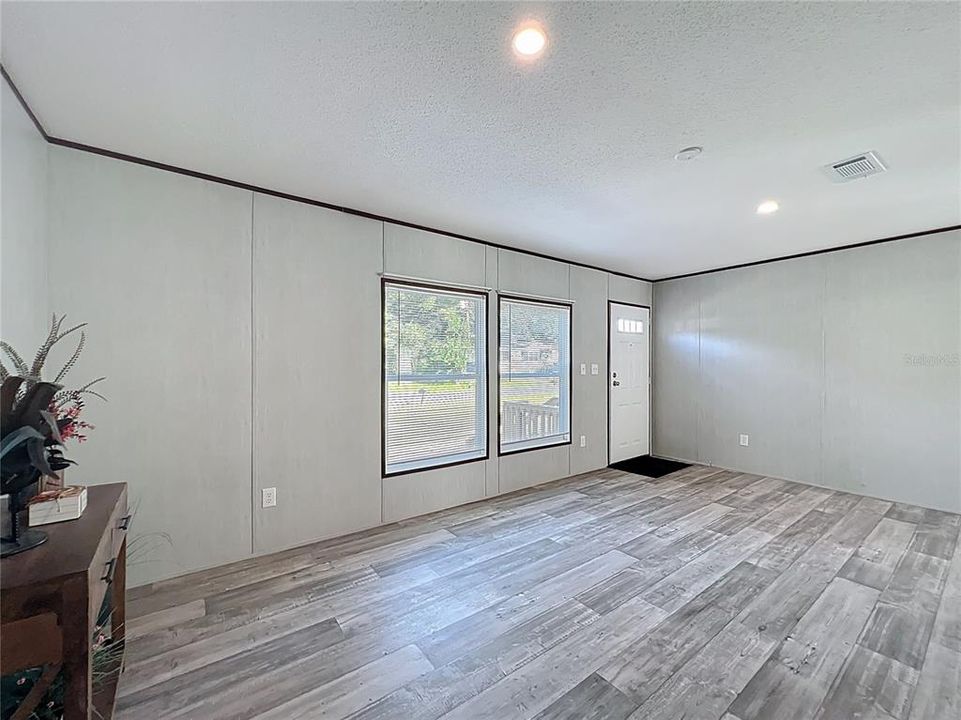 待售: $267,000 (4 贝兹, 2 浴室, 1768 平方英尺)