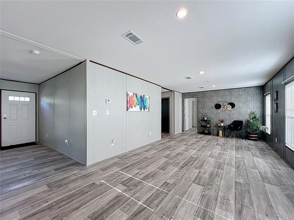 待售: $267,000 (4 贝兹, 2 浴室, 1768 平方英尺)