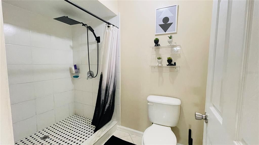 For Sale: $846,000 (8 beds, 0 baths, 4307 Square Feet)