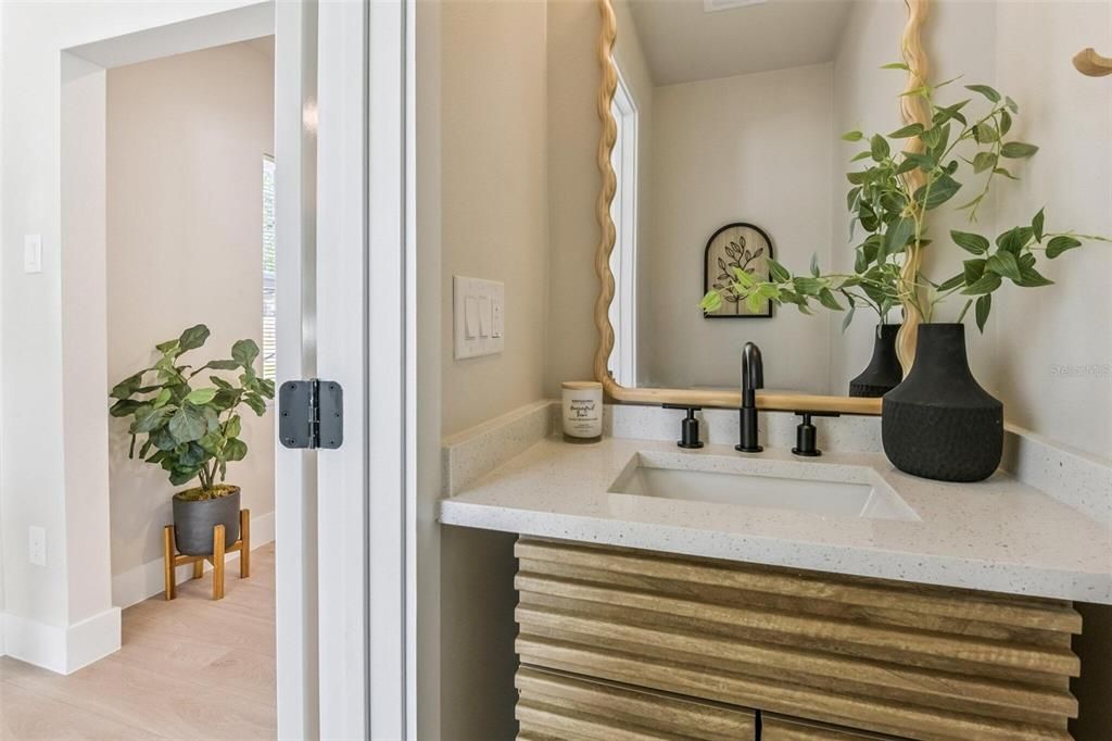 Activo con contrato: $269,900 (2 camas, 1 baños, 816 Pies cuadrados)