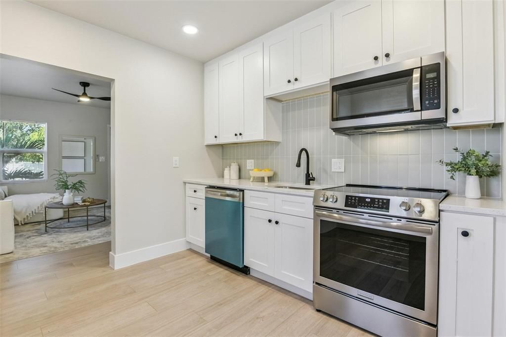 Activo con contrato: $269,900 (2 camas, 1 baños, 816 Pies cuadrados)