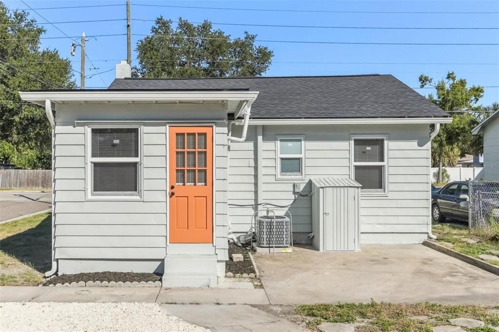 Activo con contrato: $269,900 (2 camas, 1 baños, 816 Pies cuadrados)