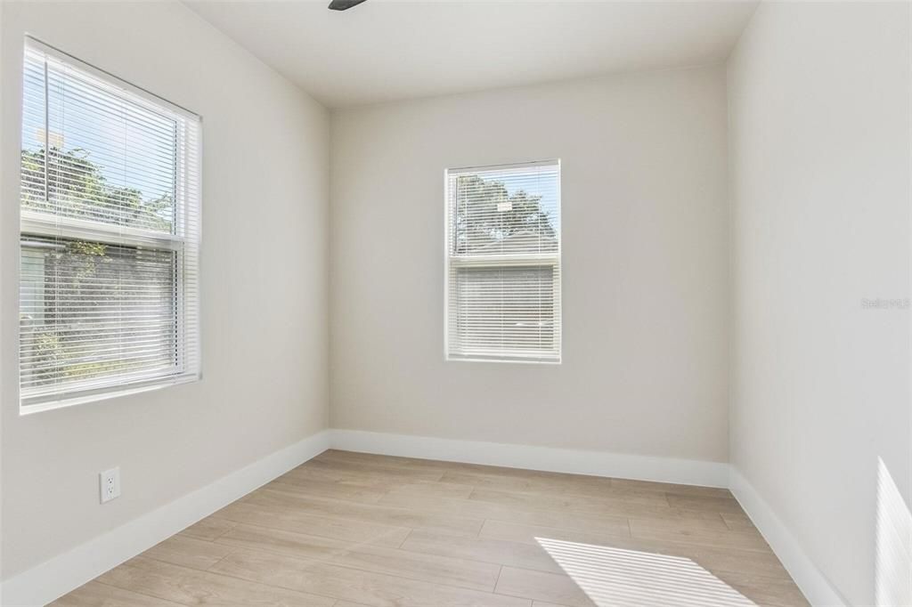 Activo con contrato: $269,900 (2 camas, 1 baños, 816 Pies cuadrados)