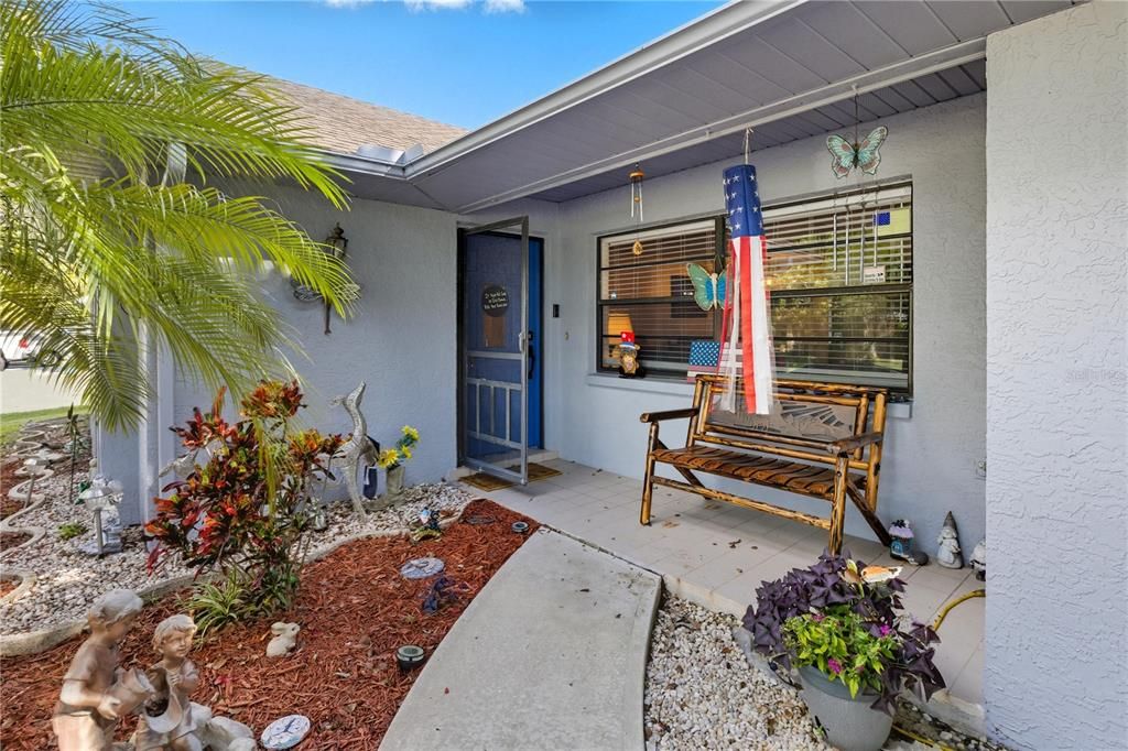 合同活跃: $244,900 (3 贝兹, 2 浴室, 1478 平方英尺)