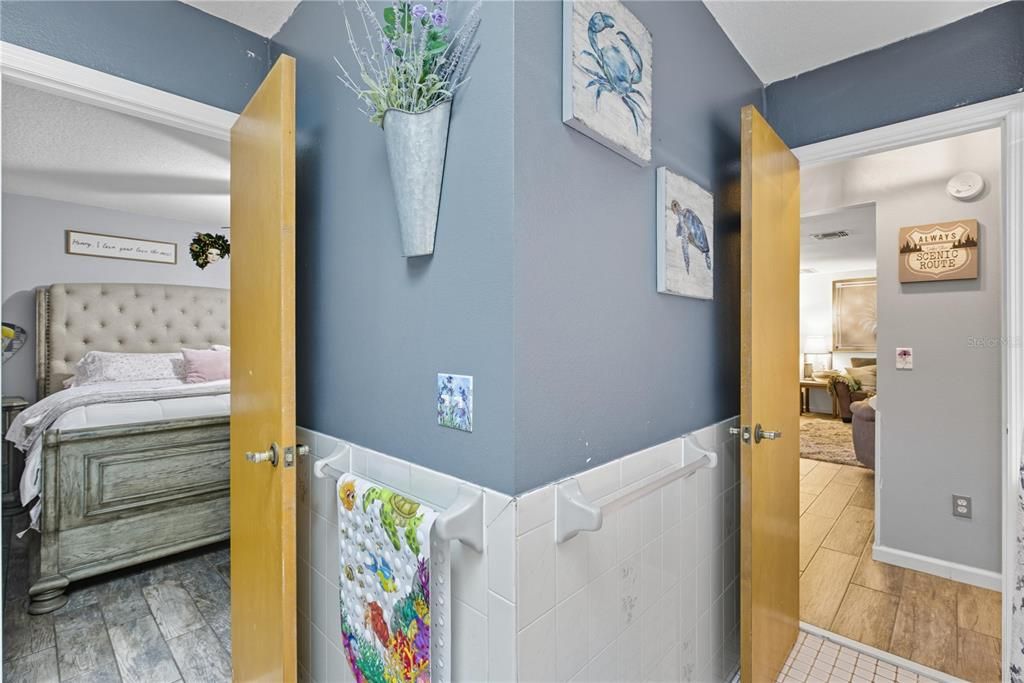 合同活跃: $244,900 (3 贝兹, 2 浴室, 1478 平方英尺)