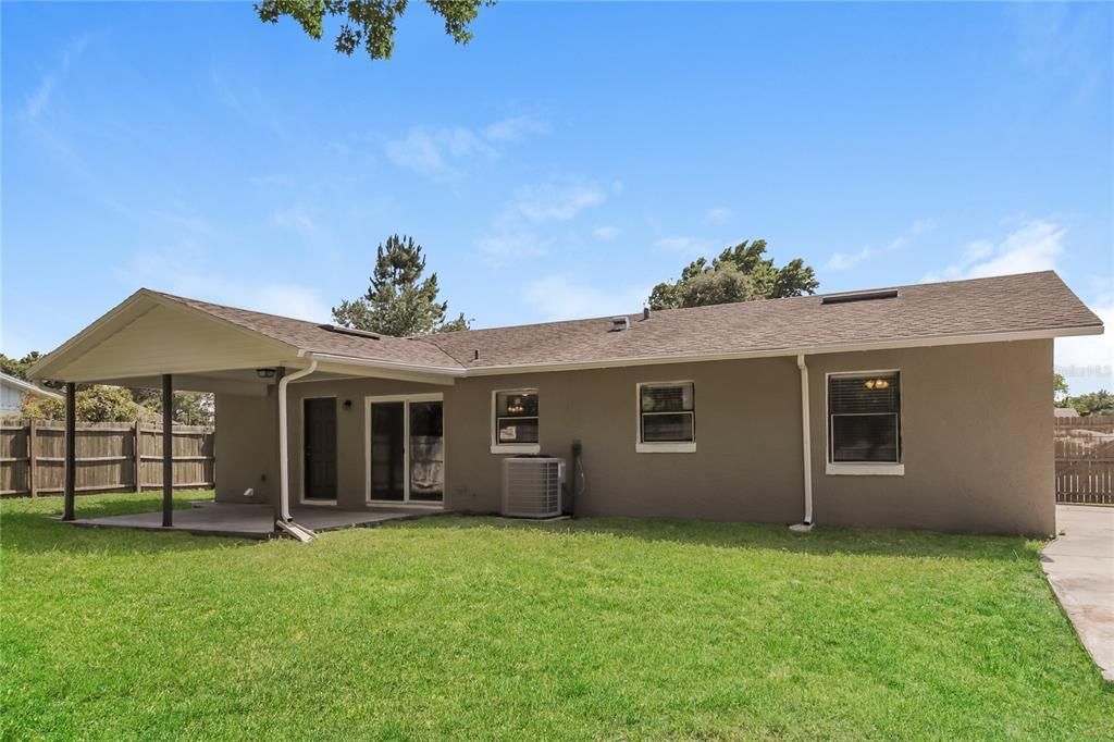 В аренду: $1,820 (2 спален, 2 ванн, 1350 Квадратных фут)