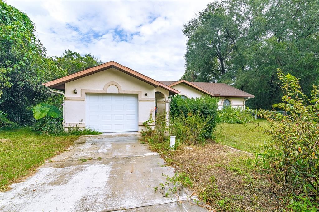 Recently Sold: $180,000 (3 beds, 2 baths, 1169 Square Feet)