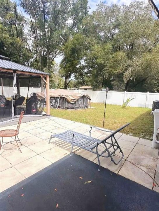 出租: $2,000 (3 贝兹, 2 浴室, 1237 平方英尺)