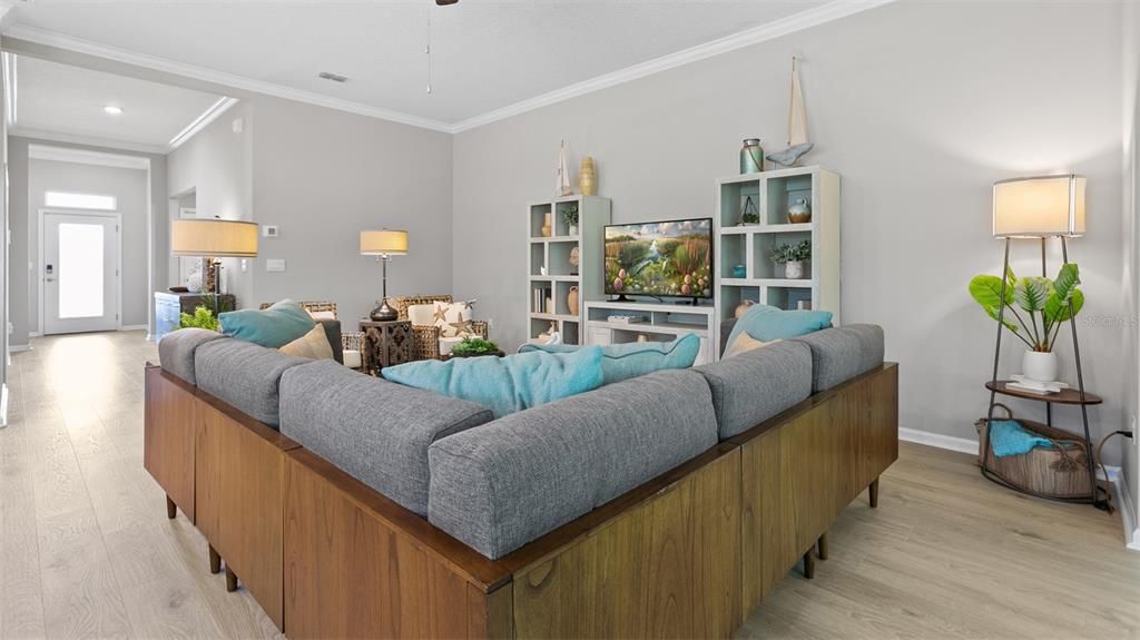 待售: $396,990 (4 贝兹, 2 浴室, 1986 平方英尺)