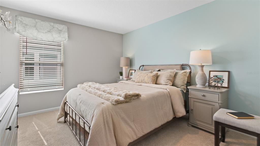 待售: $396,990 (4 贝兹, 2 浴室, 1986 平方英尺)