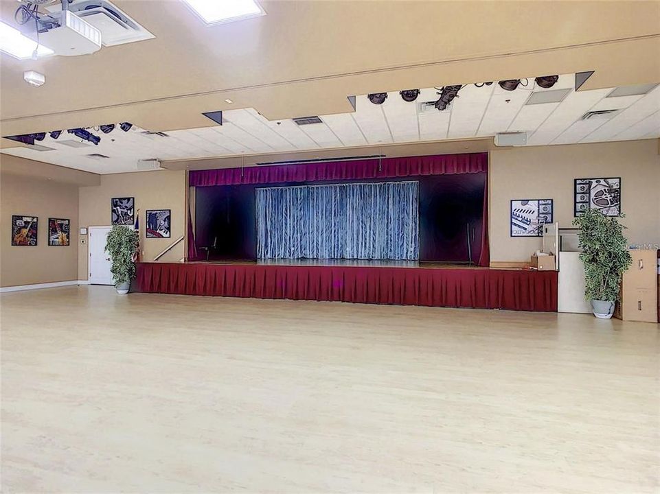 На продажу: $329,000 (2 спален, 2 ванн, 1713 Квадратных фут)