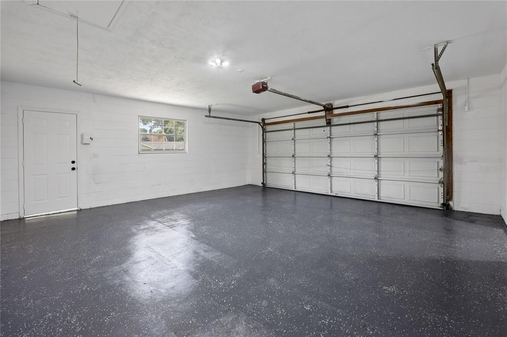 合同活跃: $469,900 (4 贝兹, 2 浴室, 2311 平方英尺)