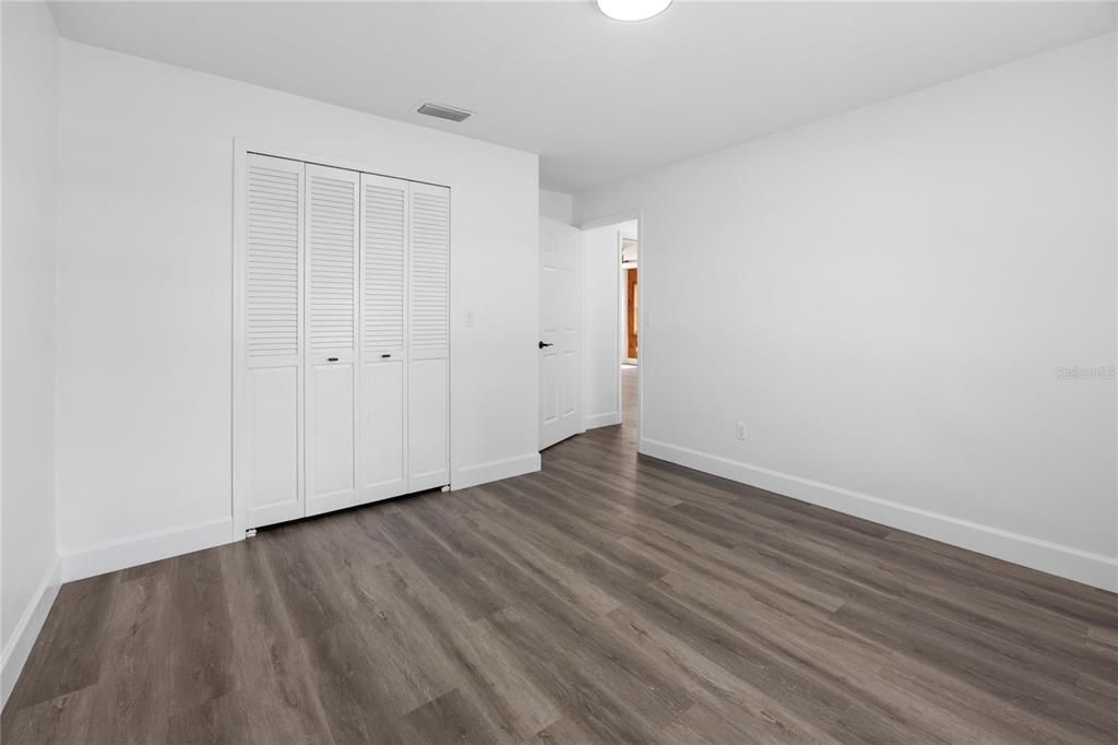 合同活跃: $469,900 (4 贝兹, 2 浴室, 2311 平方英尺)