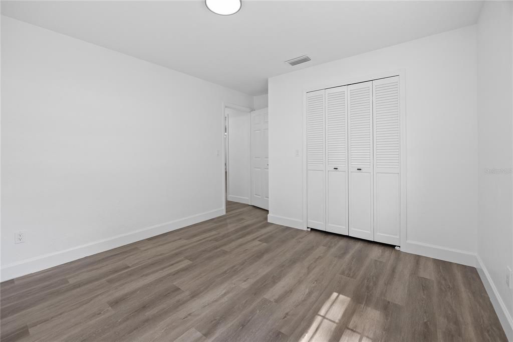 合同活跃: $469,900 (4 贝兹, 2 浴室, 2311 平方英尺)