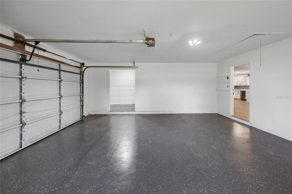 合同活跃: $469,900 (4 贝兹, 2 浴室, 2311 平方英尺)