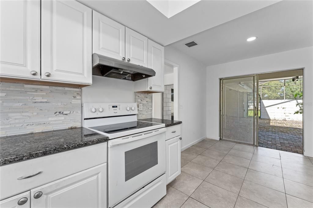 For Sale: $209,000 (2 beds, 2 baths, 1398 Square Feet)