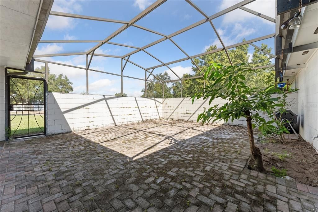 For Sale: $209,000 (2 beds, 2 baths, 1398 Square Feet)