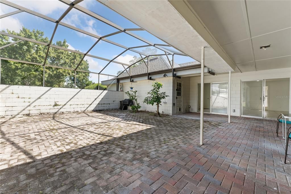 For Sale: $209,000 (2 beds, 2 baths, 1398 Square Feet)