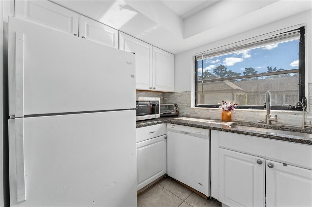 For Sale: $209,000 (2 beds, 2 baths, 1398 Square Feet)