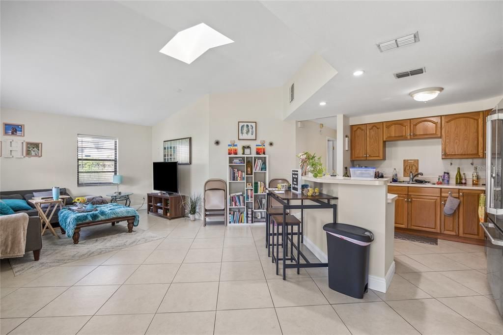 待售: $950,000 (9 贝兹, 0 浴室, 4418 平方英尺)