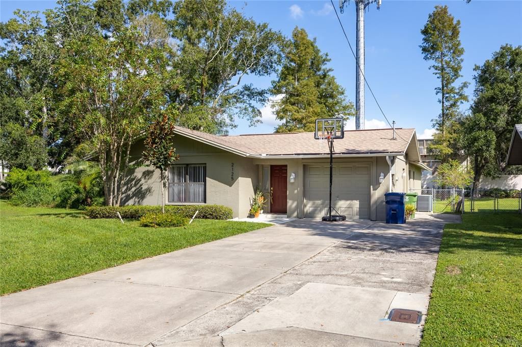 待售: $950,000 (9 贝兹, 0 浴室, 4418 平方英尺)