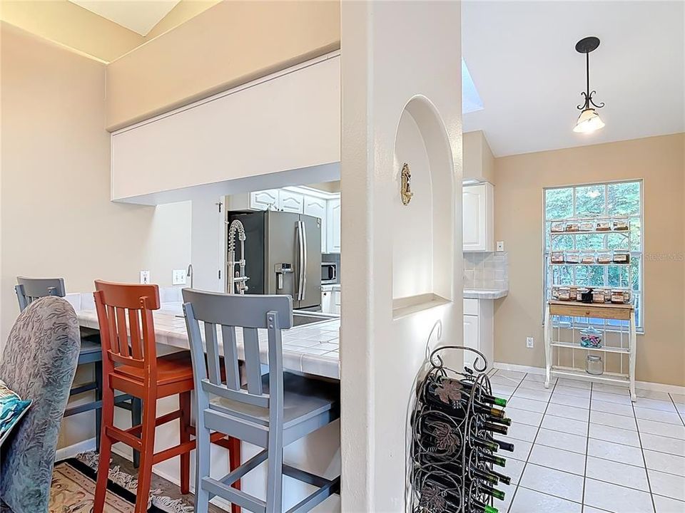 Activo con contrato: $320,000 (3 camas, 2 baños, 1332 Pies cuadrados)