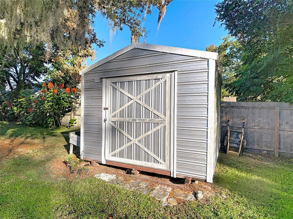 Activo con contrato: $320,000 (3 camas, 2 baños, 1332 Pies cuadrados)