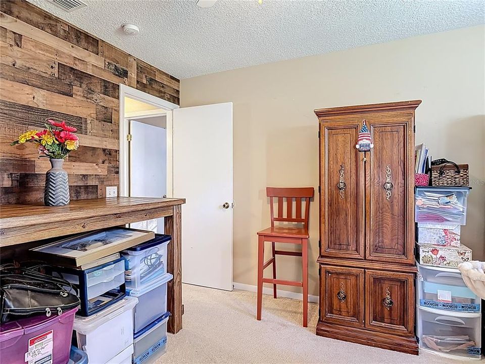 Activo con contrato: $320,000 (3 camas, 2 baños, 1332 Pies cuadrados)